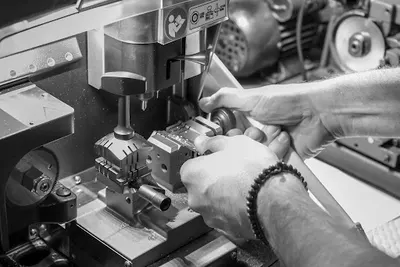 Pogotowie zamkowe Katowice - Awaryjne Otwieranie Samochodów, Drzwi Mieszkań, Wymiana Zamków, Ślusarz